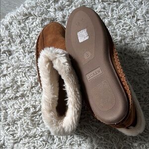 J. Crew Brown Slippers with Plush Lining and Slip-On Design